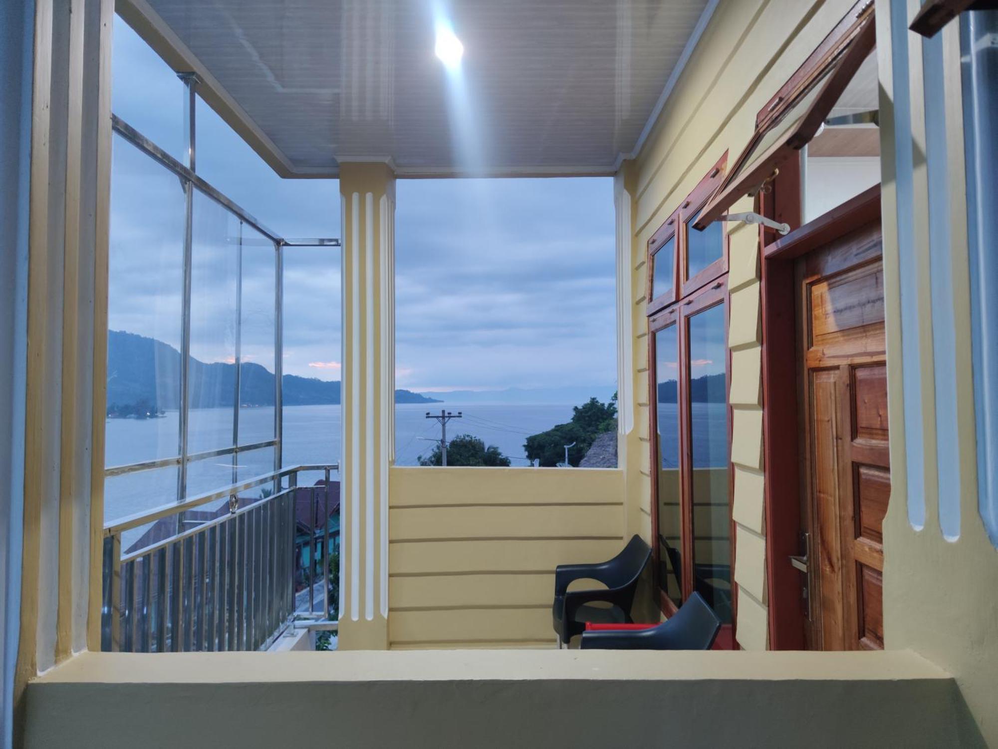 Tama View Bed & Breakfast Tuk Tuk Exterior photo